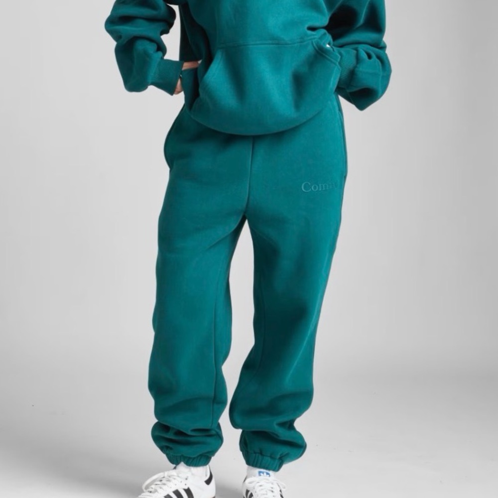 Comfrt Minimalist Jogger Sweatpants